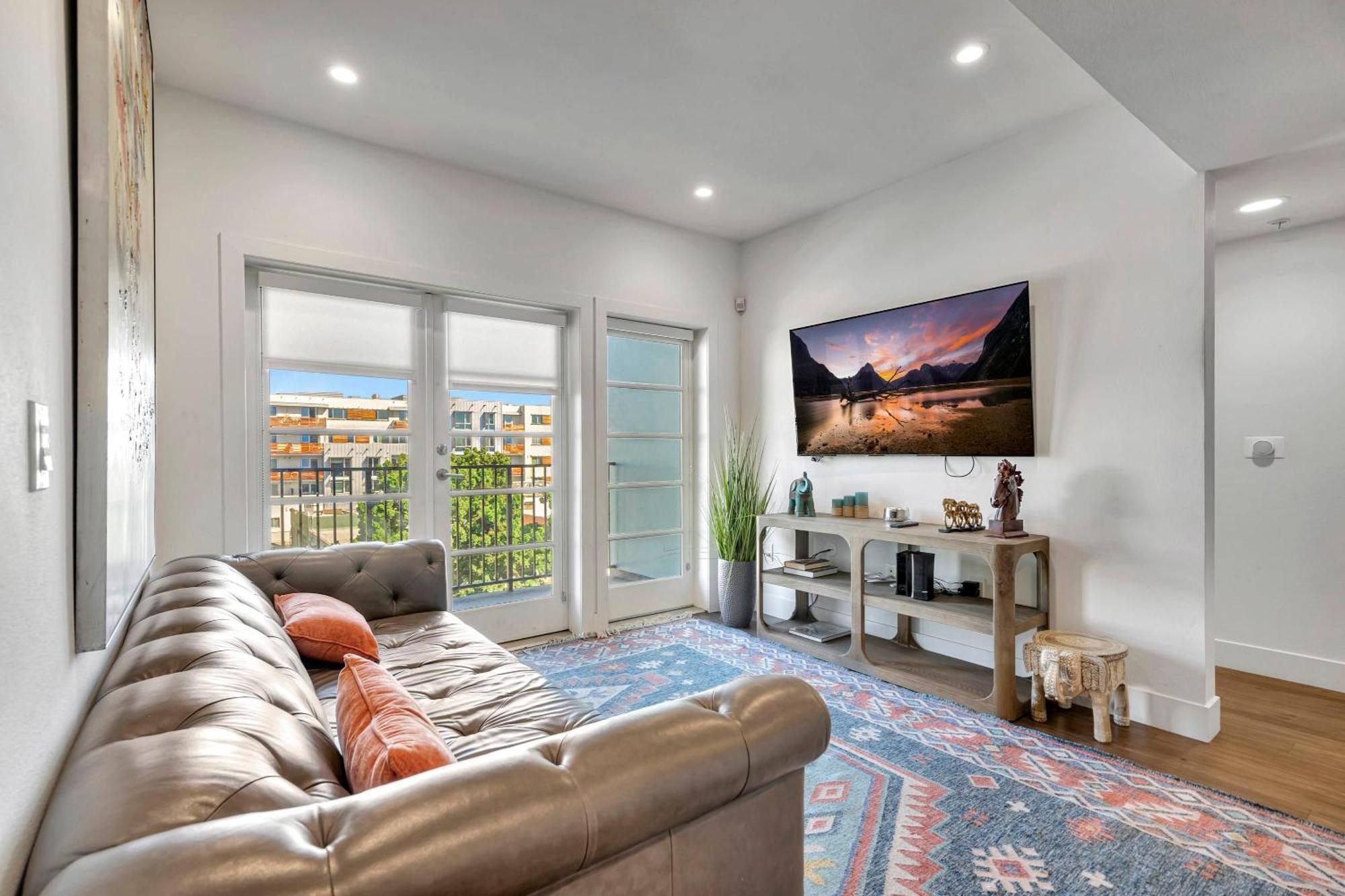 13 Luxury * Los Angeles